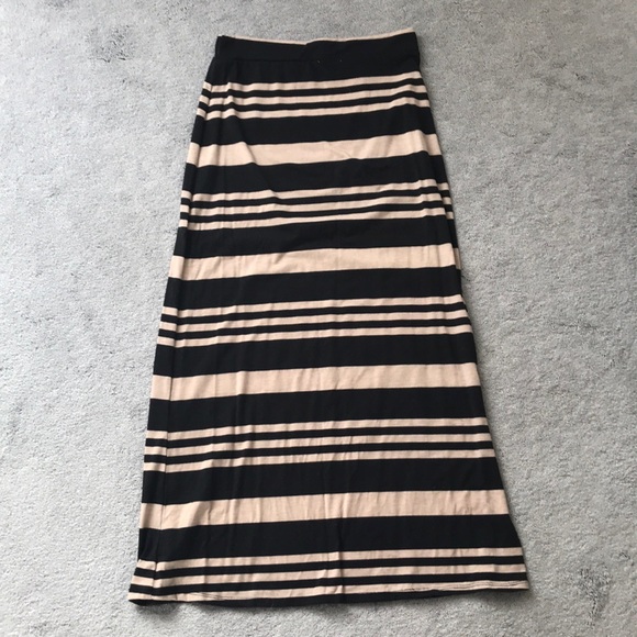 ✨Summer Maxi skirt✨ - Picture 3 of 4